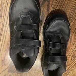 New Balance Women's 577 V1 Hook and Loop Walking Shoe Sz 9.5 M